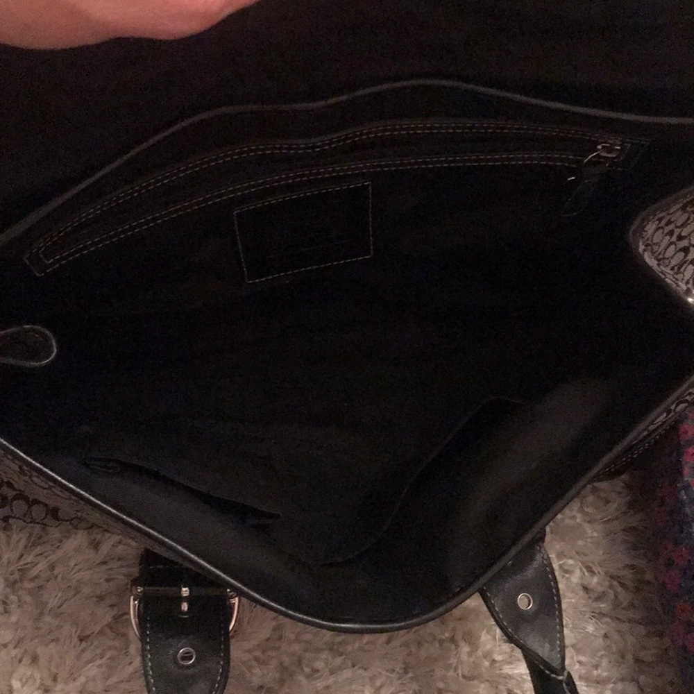 Authentic Coach purse - Picture 5 of 8